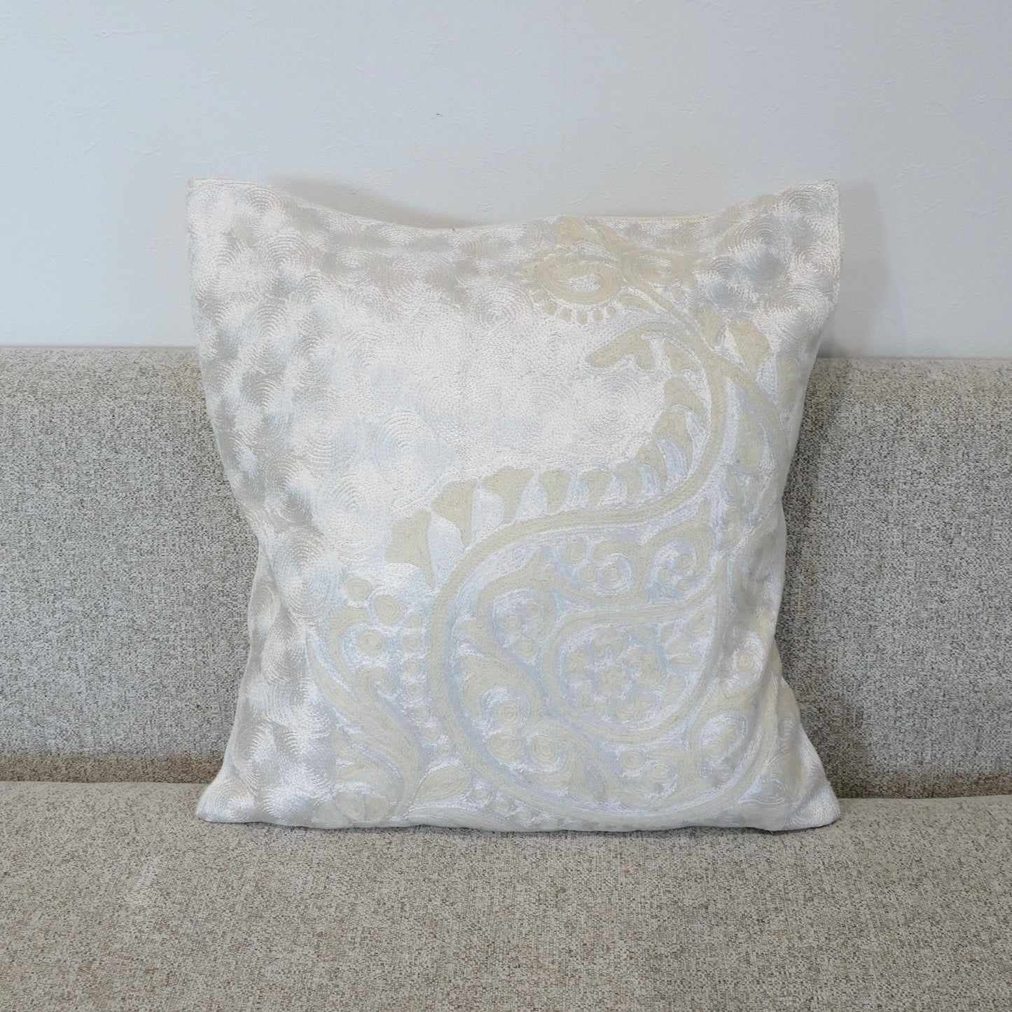Ari Embroidery Cushion Cover (45*45cm)
