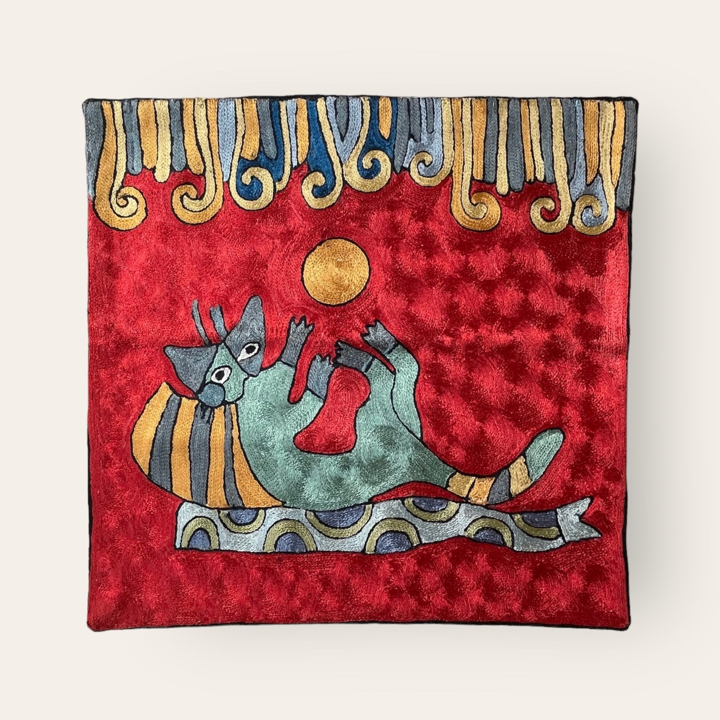 アリ刺繍クッションカバー